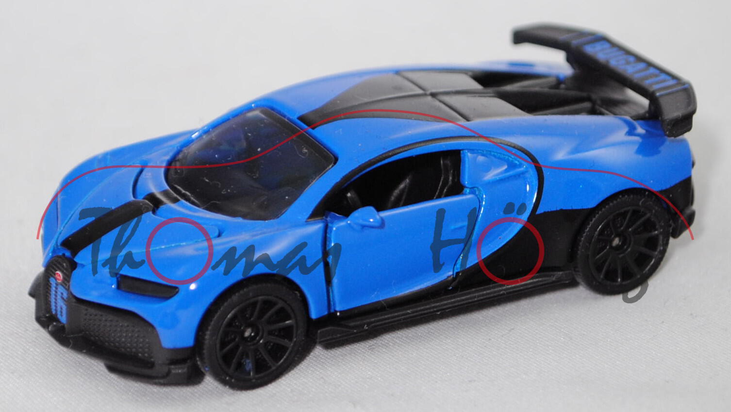 Bugatti Chiron Pur Sport (Mod. 2020-) (Nr. 213C), hell-signalblau/schwarz, majorette, 1:65, Blister