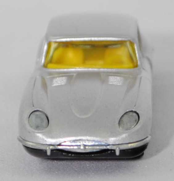 00006 Jaguar E-Type 2+2 SI Coupé 4.2 Liter (Serie 1, Typ 2+2-Sitzer Coupé, Modell 1966-1967), silber, innen gelb, W-Germ, Verglasung gelb, R11 gerillt, SIKU SUPER, 1:61, m
