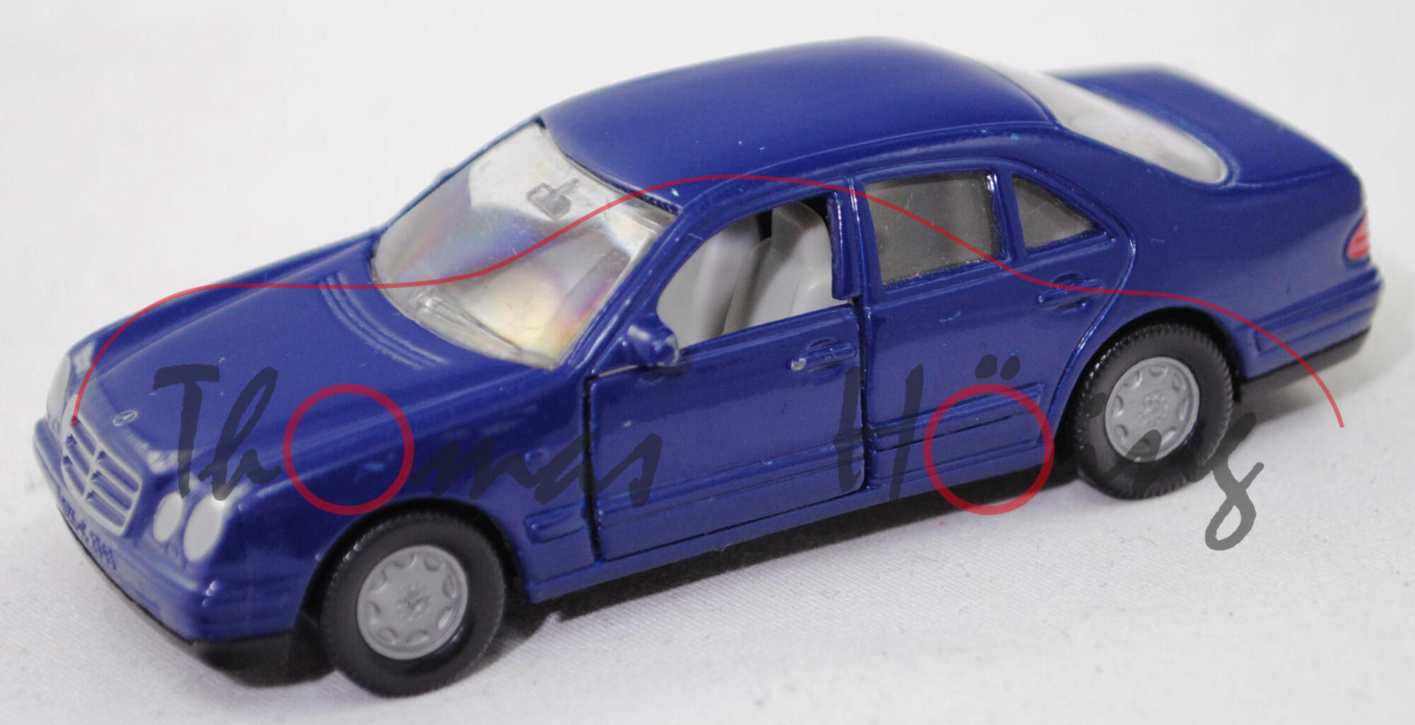 00001 Mercedes-Benz E 230 »CLASSIC« (2. Generation E-Klasse, W 210, Modell 1995-1998), saphirblau, SIKU, 1:56, m-