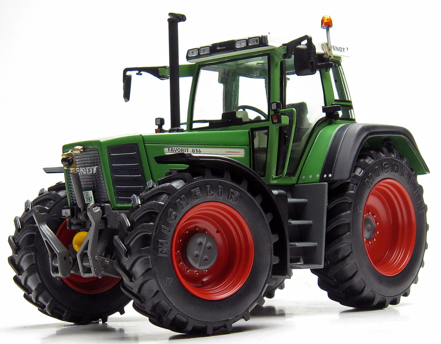 Fendt FAVORIT 816 (Vorfacelift, Ausführung 1993-1996), weiß/grün/schwarz, weise-toys, 1:32, mb