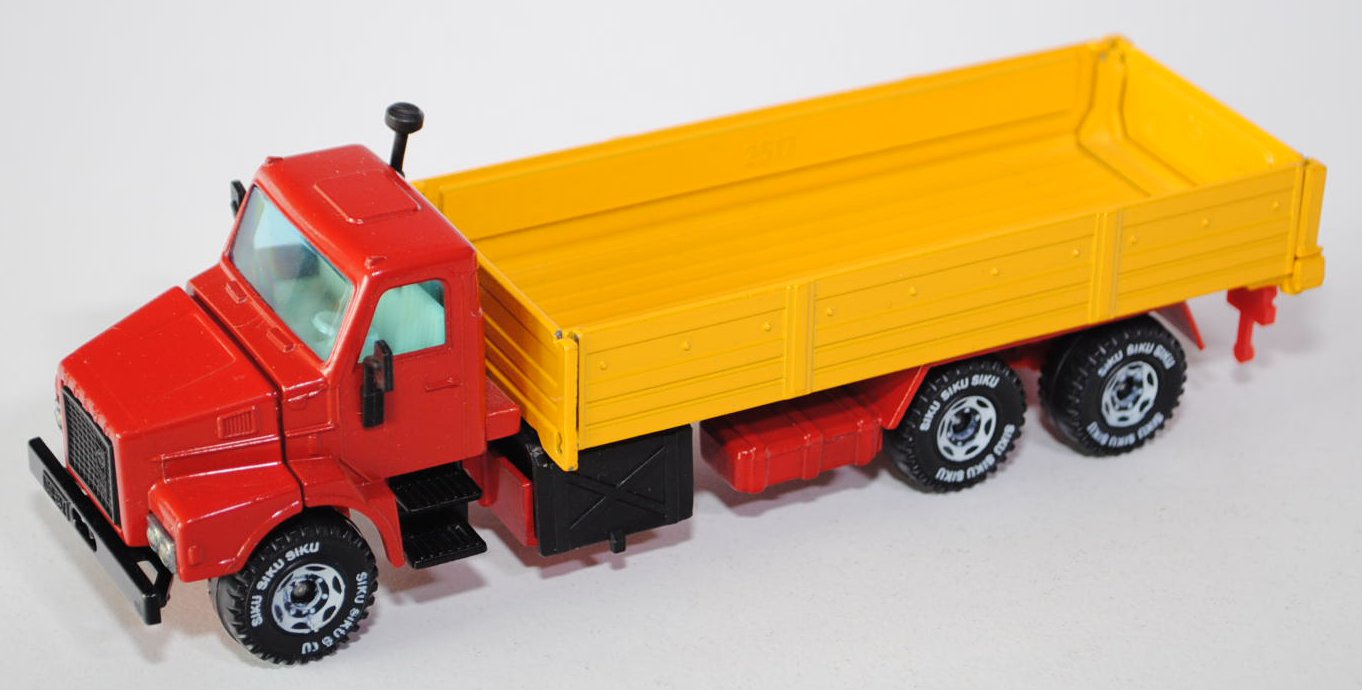 Volvo F 12 Turbo 6 mit Pritsche, verkehrsrot/kadmiumgelb, ohne Plane, LKW7, L8h ohne ®