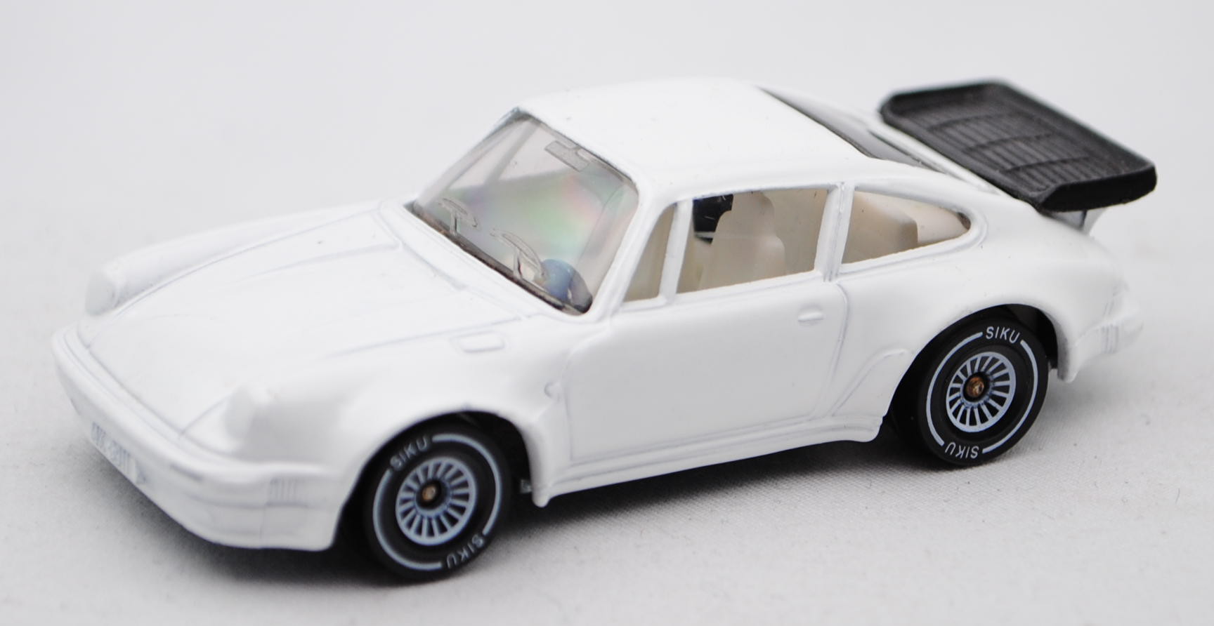 00004 Porsche 911 Turbo 3,3 (G-Modell Typ 930, Modell 1978-1989), signalweiß, innen reinweiß, Lenkra