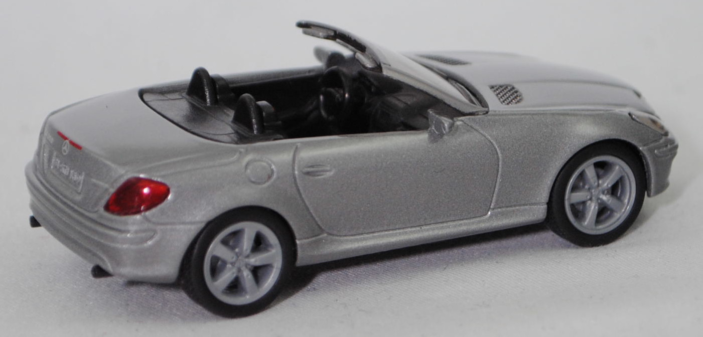 00007 Mercedes-Benz SLK 350 (interne Baureihenbezeichnung R 171, Vor-MoPf, Modell 2004-2008), verkehrsgraumetallic, innen schwarz/rot, Bpr. 1002, SIKU SUPER, 1:55, m