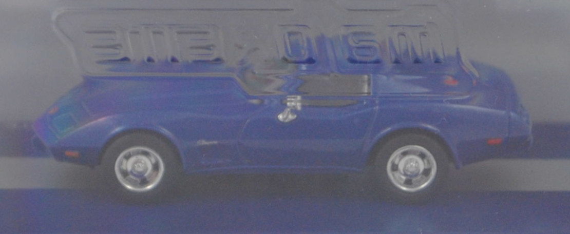 Chevrolet Corvette Stingray Coupé (3. Generation, C3, Änderungen 1975 zum Modelljahr 1976, Modell 1975-1976), hell-kobaltblaumetallic, majorette, 1:64, PC-Box im Blister (Collection)