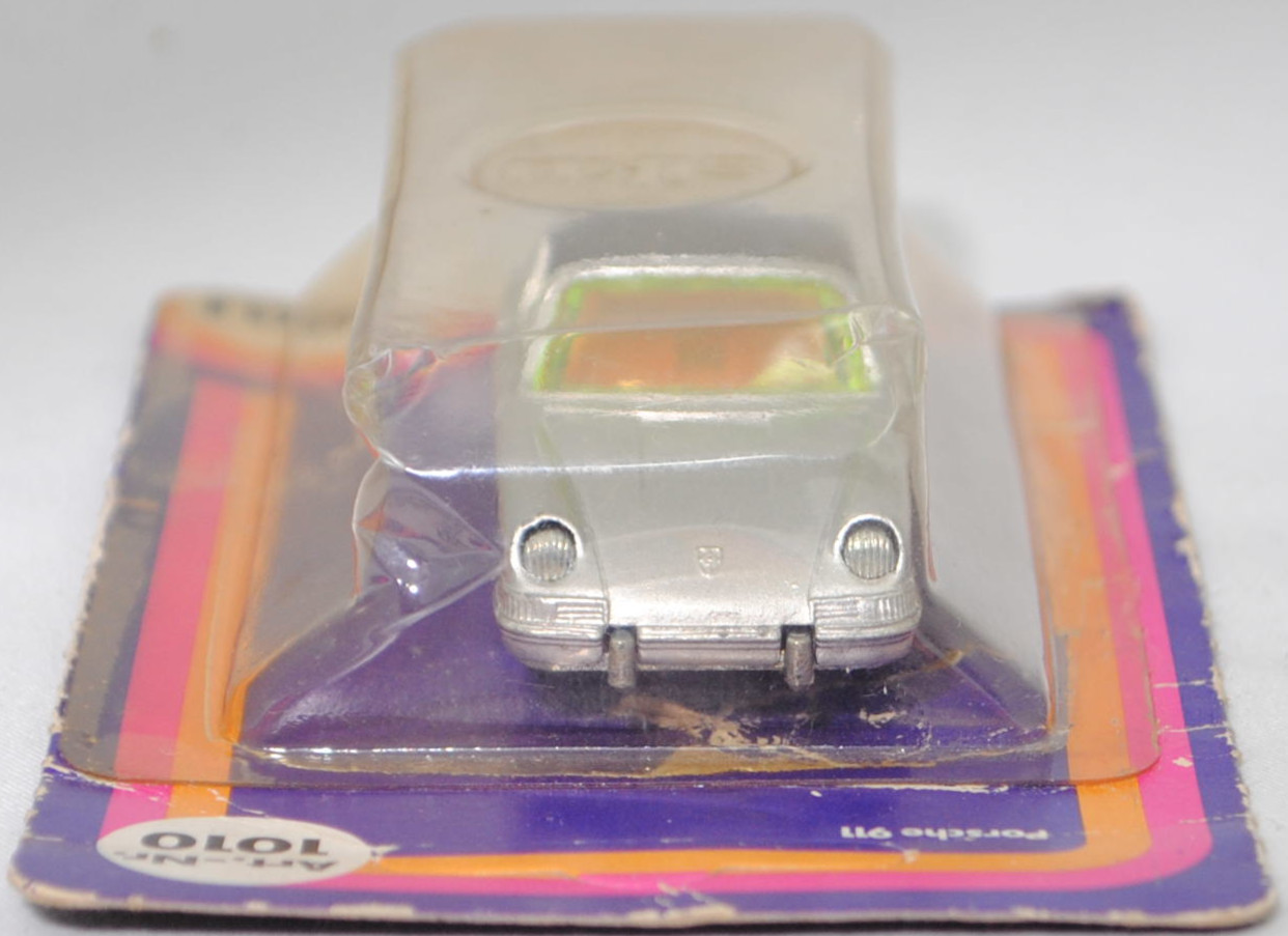 00004 Porsche 911 E Targa (F-Modell bzw. Urmodell, B-Serie, Modell 1968-1969), silber, Lenkrad weiß, Dach schwarz, Bpr. V234 und 1010, W-Germ, Verglasung gelbgrün, R11 gerillt, SIKU, 1:60, P17 (Farbe)