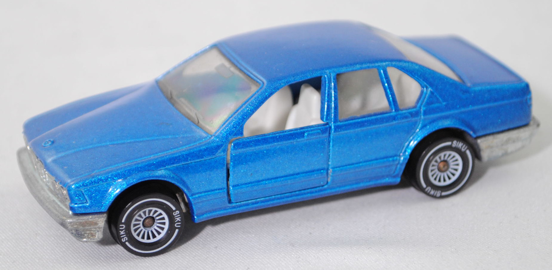 00000 BMW 735i (Baureihe E32, Modell 1986-1992), dunkel-verkehrsblaumetallic, SIKU, 1:57, m-