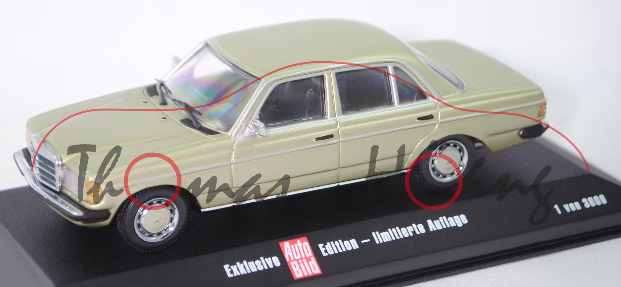 Mercedes-Benz 230 E (W 123, Mod. 1980-1982), silberdistel met., Minichamps, 1:43, PC-Box (Auto Bild)