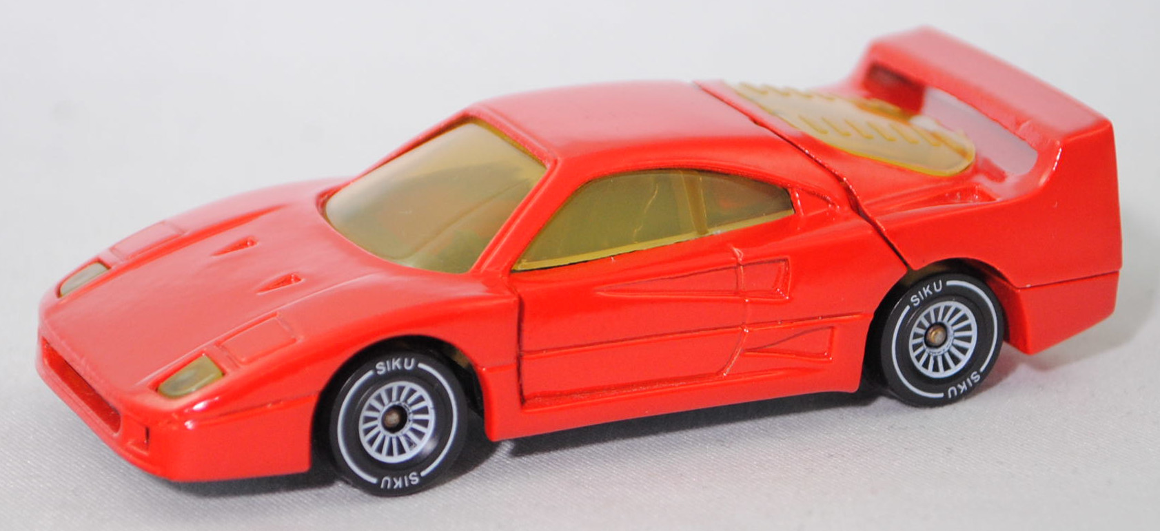 00001 Ferrari F40 (Typ F120, Modell 1987-1992), verkehrsrot (vgl. rosso corsa, Farbcode FER 300/6), Chassis chrom, W-Germ, mit CE-Zeichen, B4, SIKU SUPER, 1:56, m (Verglasung vergilbt)