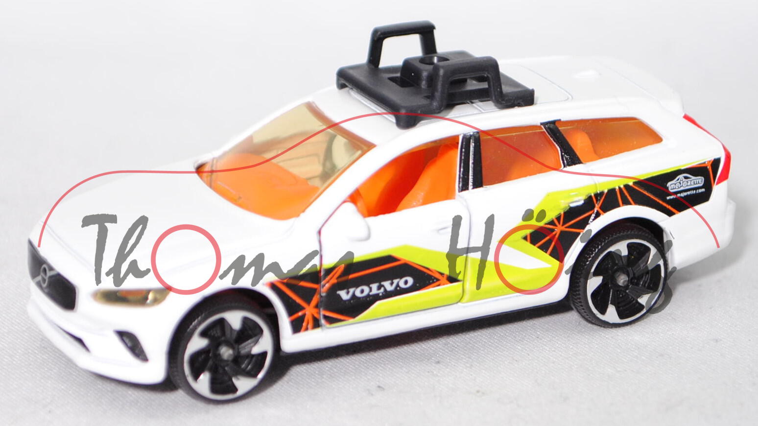 Volvo V90 T8 (Modell 2020-2021) SHINY TRAVELLER / URBAN, reinweiß, majorette, 1:61, COOL, mb