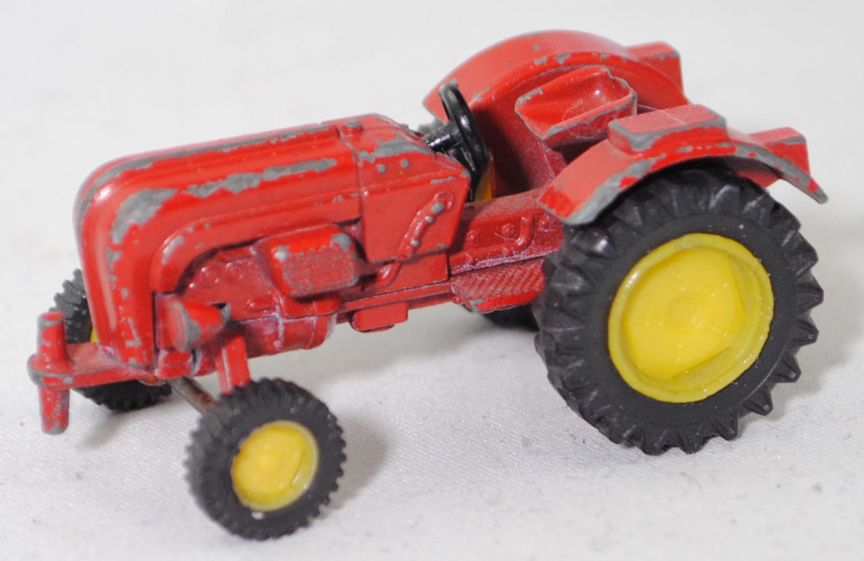00008 PORSCHE-DIESEL STANDARD T 217 (Modell 1960-1962), verkehrsrot, Fronscheinwerfer 4 mm lang, runde Erhebung unter der Ölwanne, SIKU, 1:60, sc