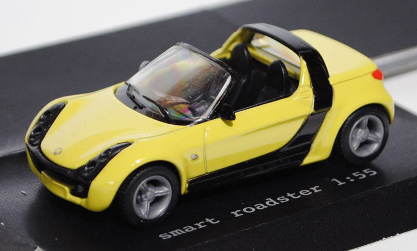 smart roadster (Baureihe 452, Modell 2003-2005), schwefelgelb/schwarz (shine yellow/black), Werbebox