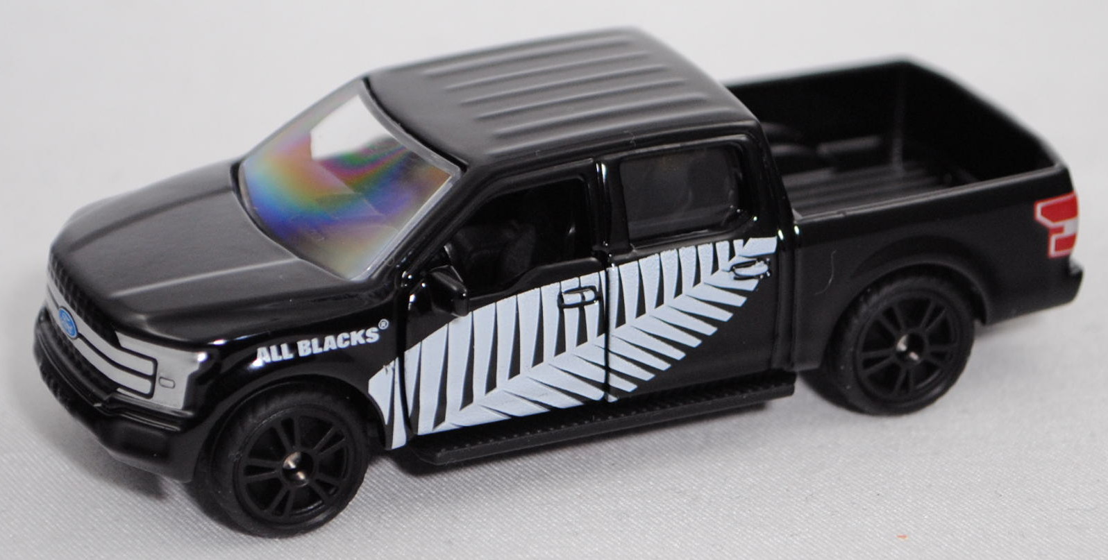 80401 NZ All Blacks Ford F-150 Platinum V8 SuperCrew (Modell 2018-2020), schwarz, SIKU, 1:71, P29e