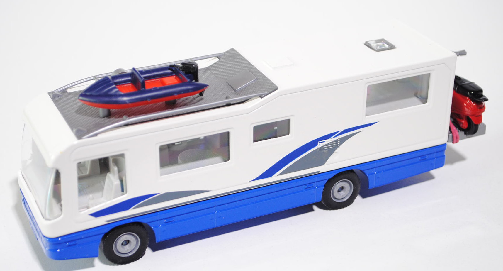 00002b Reisemobil NIESMANN+BISCHOFF ClouLINER 900 mit Vespa ET 4, reinweiß/blau, L15