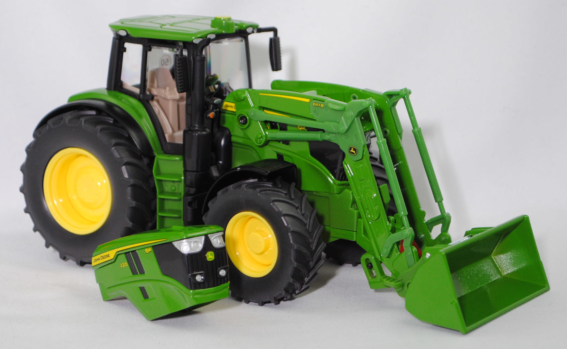 00000 John Deere 6M 220 (4. Generation, Baureihe 6M, Typ 6M, Modell 2024-) mit abnehmbarem Frontlader John Deere 683R, smaragdgrün, SIKU FARMER 1:32, L17mpK