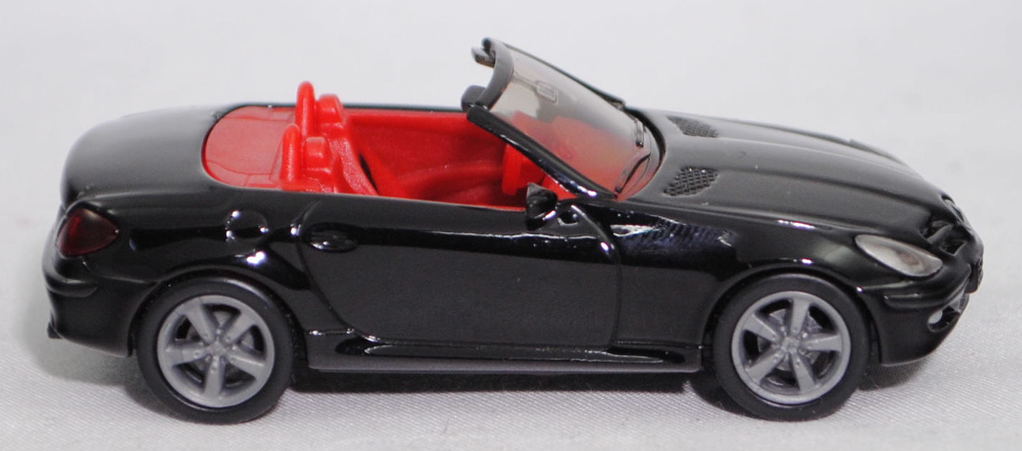 00004 Mercedes-Benz SLK 350 (interne Baureihenbezeichnung R 171, Vor-MoPf, Modell 2004-2008), schwarz, innen rot/schwarz, Bpr. 1002, SIKU SUPER, 1:55, m