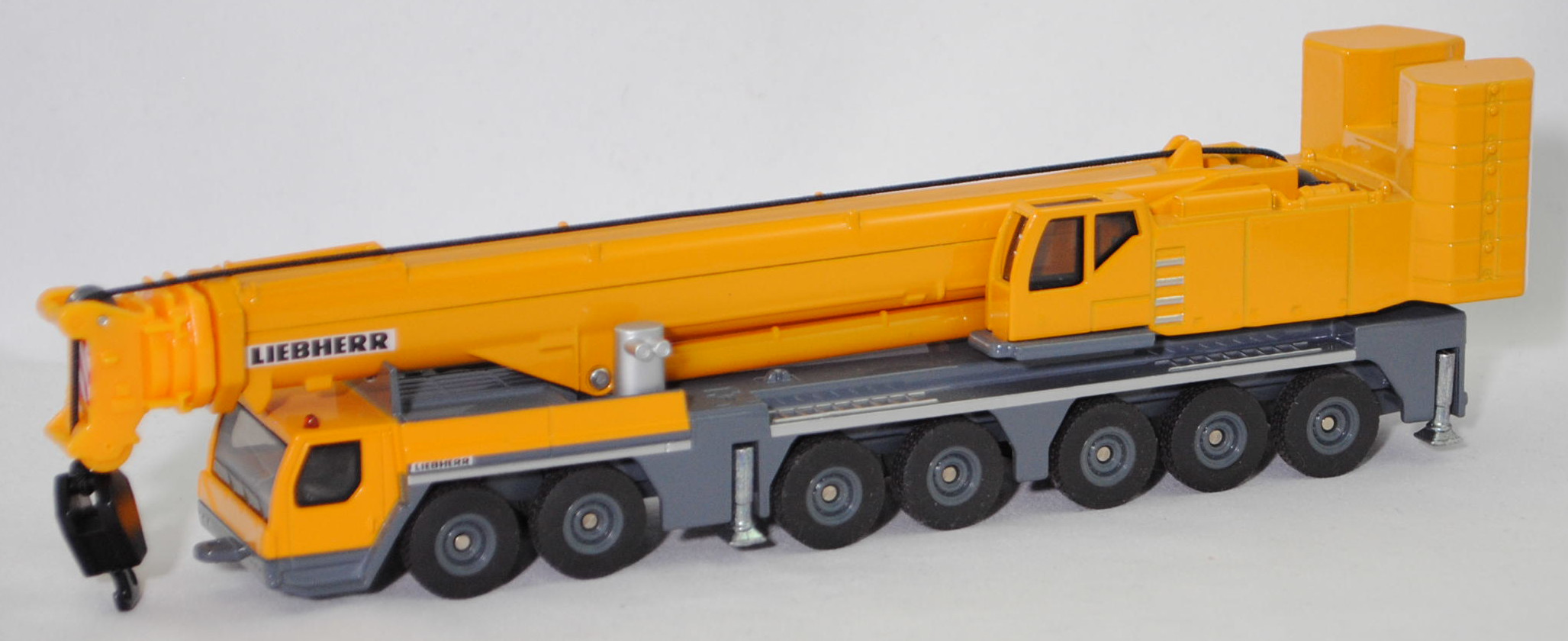 00000 LIEBHERR LTM 1400-7.1 Mobilkran (1. Generation, Modell 2005-2022), chromgelb/blaugrau, LIEBHERR, Bpr. ohne Adresse, ohne Chargennummer, SIKU SUPER, 1:87, L17mpK