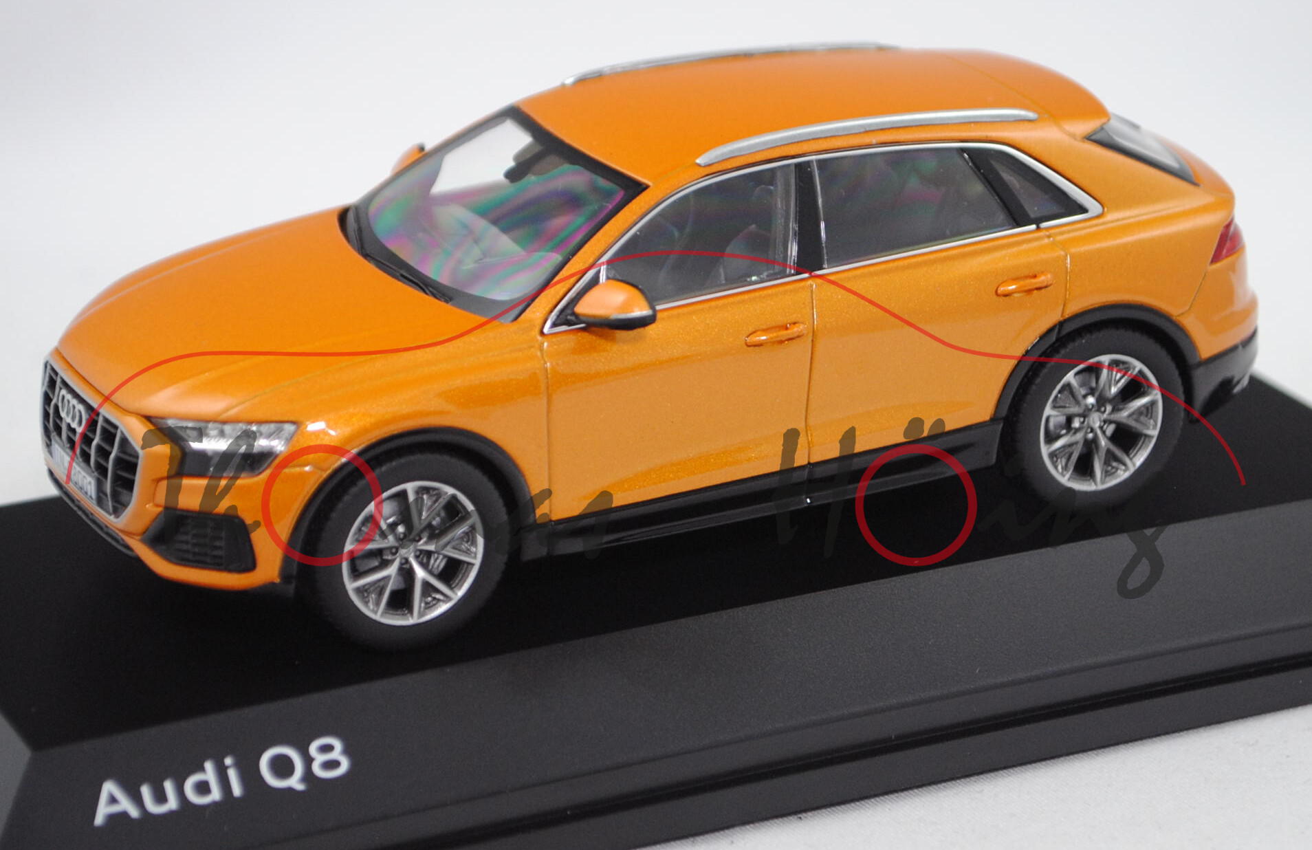 Audi Q8 (Typ 4M, Modell 2018-), drachenorange, Norev, 1:43, Werbeschachtel (EAN 2160000046175)