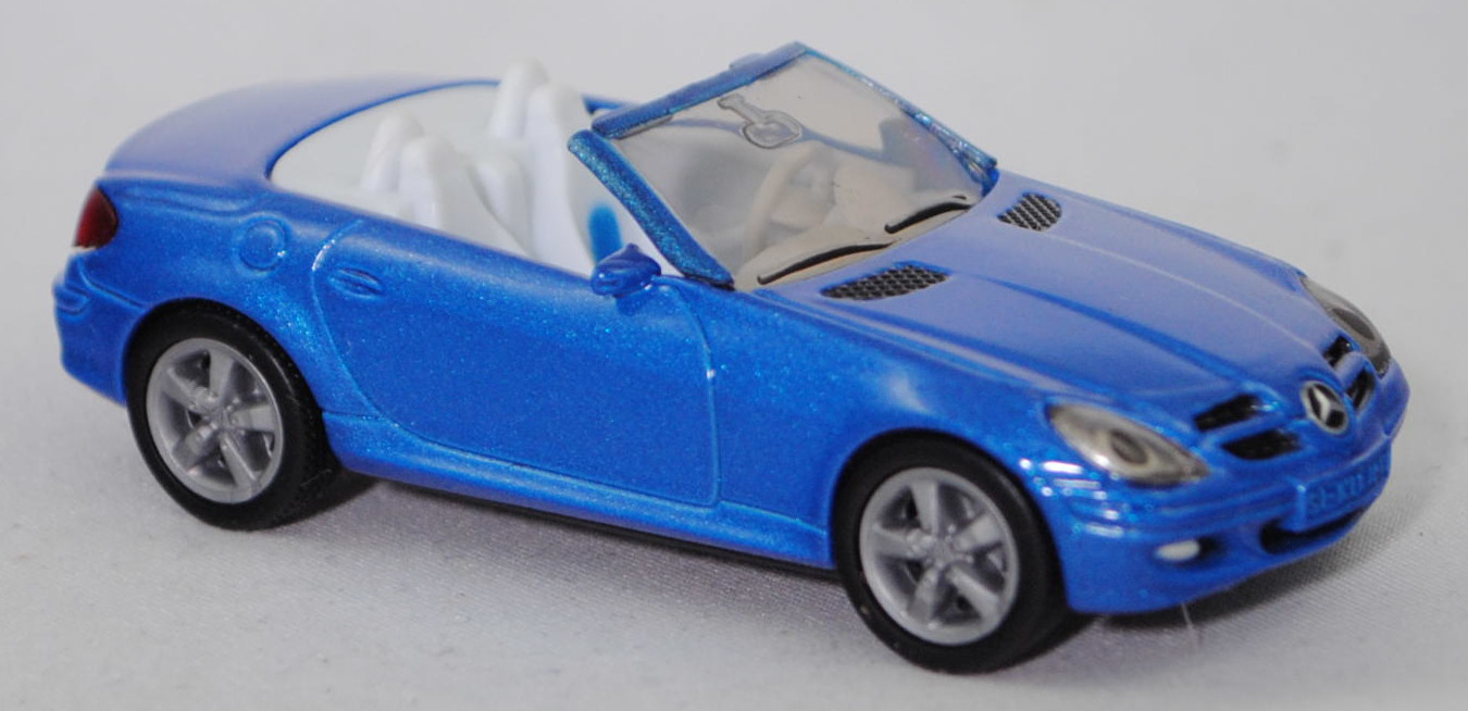 00014 Mercedes-Benz SLK 350 (interne Baureihenbezeichnung R 171, Vor-MoPf,, Modell 2004-2008), hell-verkehrsblaumet., innen weiß/blaumet., Bpr. 1002, SIKU, 1:55, P29e