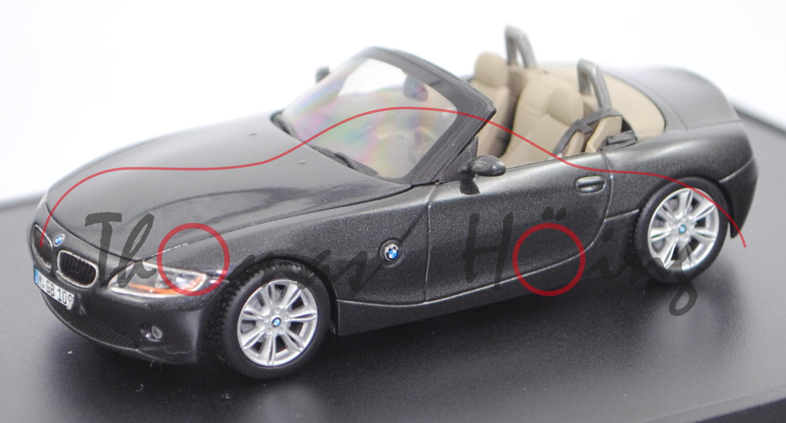 BMW Z4 Roadster 3.0i (E85, Modell 2002-2006), schwarzgrau metallic, Minichamps, 1:43, Werbebox