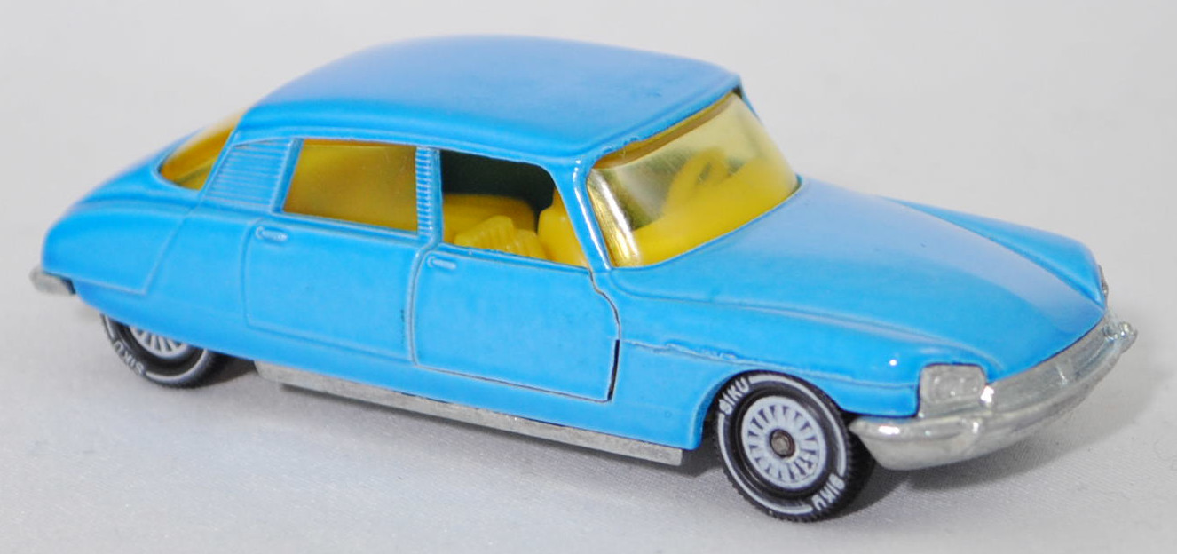 00005 Citroen DS 21 (2. Generation D-Modelle, Vorfacelift, Modell 1967-1968), hell-himmelblau, innen zinkgelb, Germ, R11 gerillt, SIKU SUPER, 1:61, m