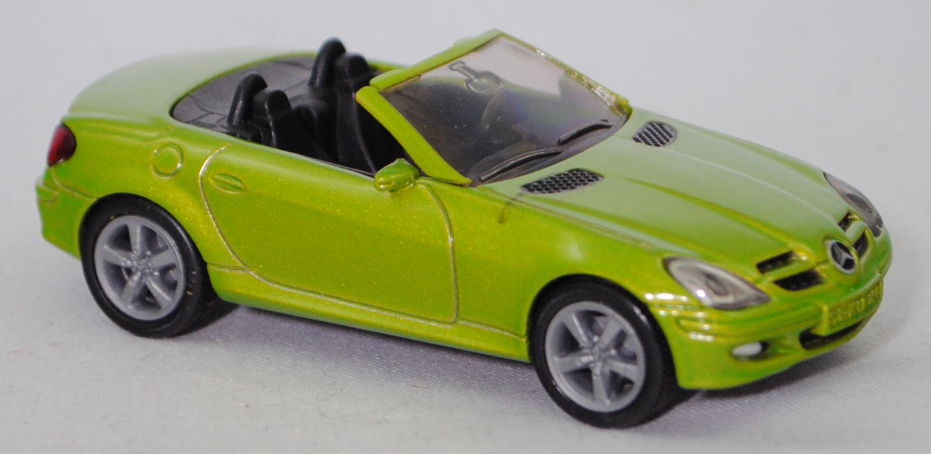 00009 Mercedes-Benz SLK 350 (interne Baureihenbezeichnung R 171, Vor-MoPf, Modell 2004-2008), hell-gelbgrünmetallic, innen schwarz, Bpr. 1002, SIKU SUPER, 1:55, m
