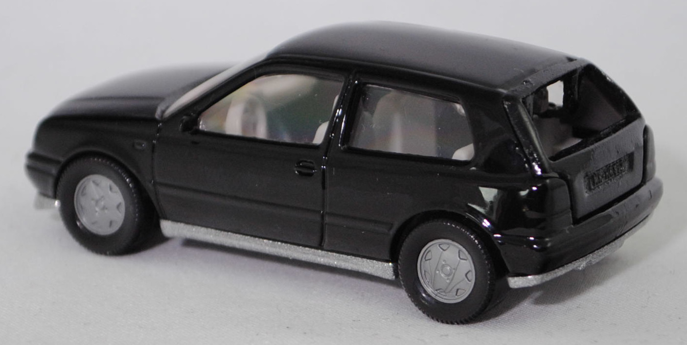 00004 VW Golf III 1.8 GL (Typ 1H, Vorfacelift, Modell 1991-1994), schwarz, innen grau, Lenkrad grau, Chassis silber, Hong, Bpr. 1010 / 0842, SIKU SUPER, 1:56, m- (Riss in Scheibe)