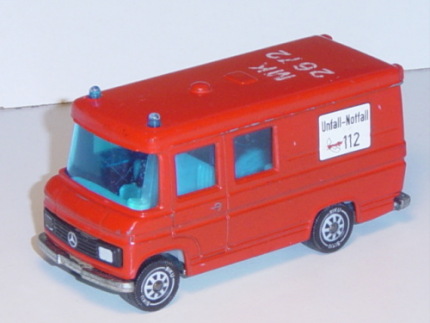 00008a Mercedes-Benz L 406 D Binz-Rettungswagen