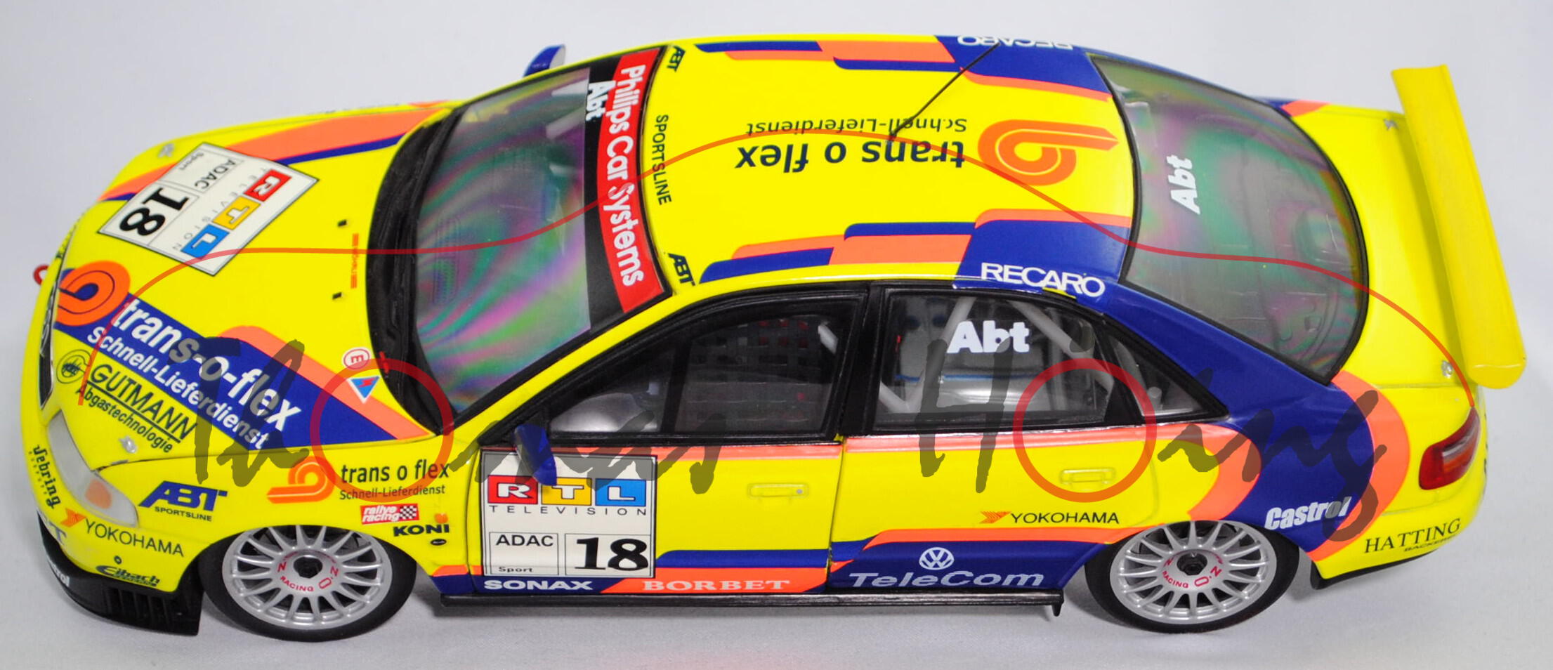 AUDI A4 STW ABT SPORTLINE jaune au 1/18 de UT Models 39747 voiture miniature DTM AUDI A4 STW ABT SPORTLINE jaune au 1/18 de UT Models 39747 voiture miniature DTM