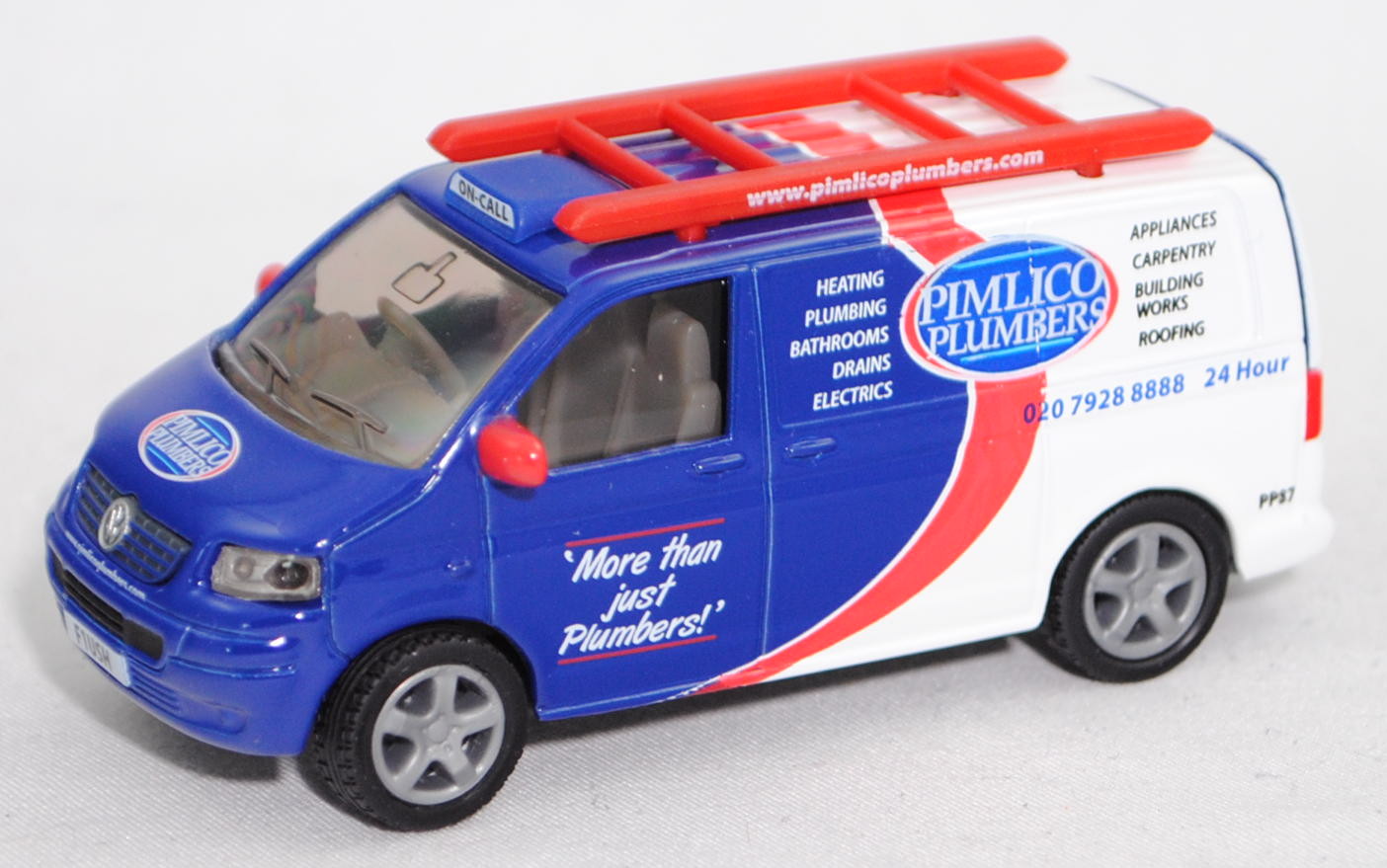 00612 GB VW T5 Transporter (Typ 7H, Mod. 03-09), blau/weiß, PIMLICO / PP87, SIKU, 1:58, Box F1USH