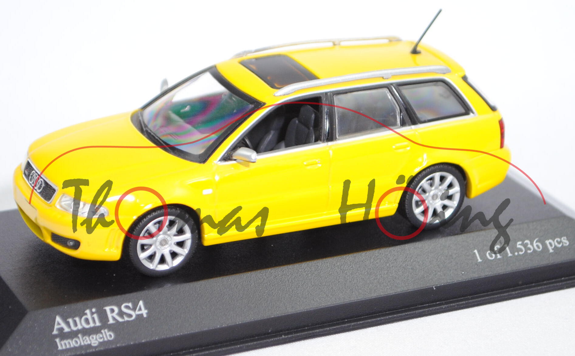 Audi RS 4 (Baureihe B5 Facelift, Typ 8D5, Modell 1999-2001), imolagelb, Minichamps, 1:43, PC-Box