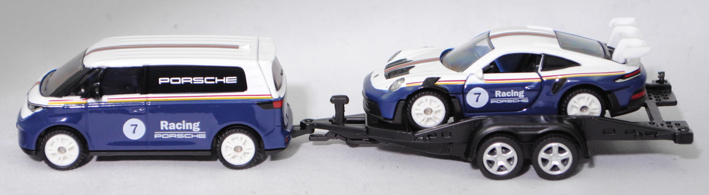 00000 VW ID. Buzz Cargo (Modell 2022-) mit BÖCKMANN Autotransporter und Porsche 911 GT3 RS (Modell 2022-2024), weiß/blau, Startnummer 7 / Racing / PORSCHE, SIKU SUPER 1:50, L17mpK