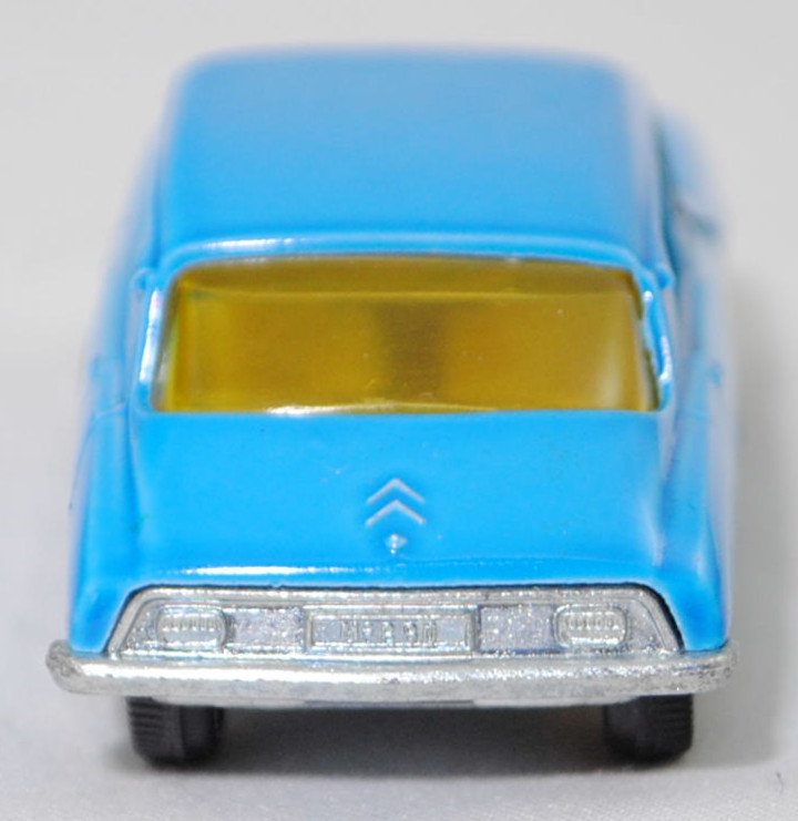 00005 Citroen DS 21 (2. Generation D-Modelle, Vorfacelift, Modell 1967-1968), hell-himmelblau, innen zinkgelb, Germ, R11 gerillt, SIKU SUPER, 1:61, m