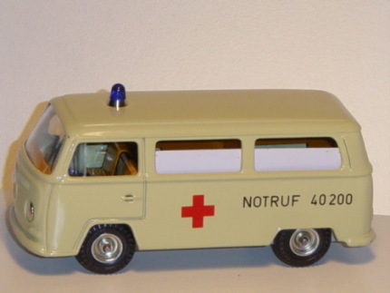 VW-Krankenwagen T2 1600 (2. Gen., Typ 2 T2a, Modell 1967-1970), elfenbein, CKO Kellermann, 1:37, mb