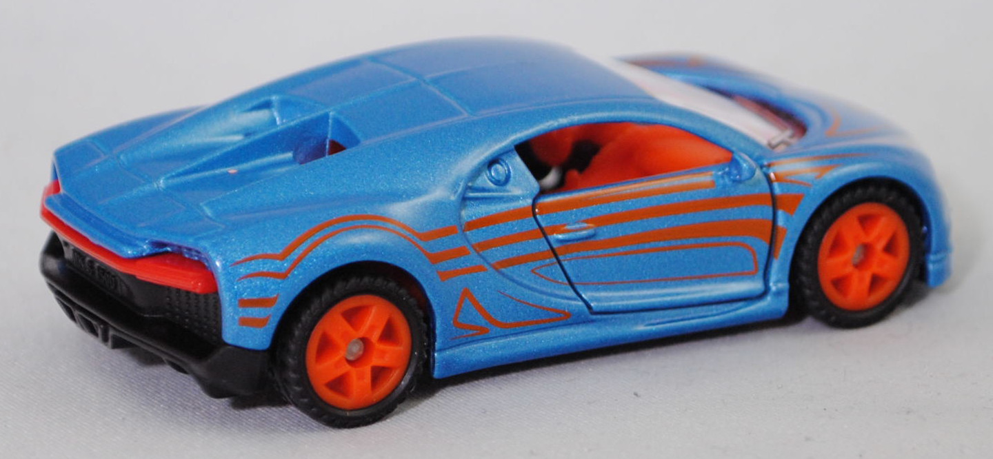 00002 Bugatti Chiron (1. Generation, BG744, Modell 2016-2024), lichtblaumetallic (vgl. electric-blue beim Original), innen hellrotorange, 38, SIKU SUPER, 1:57, P29f