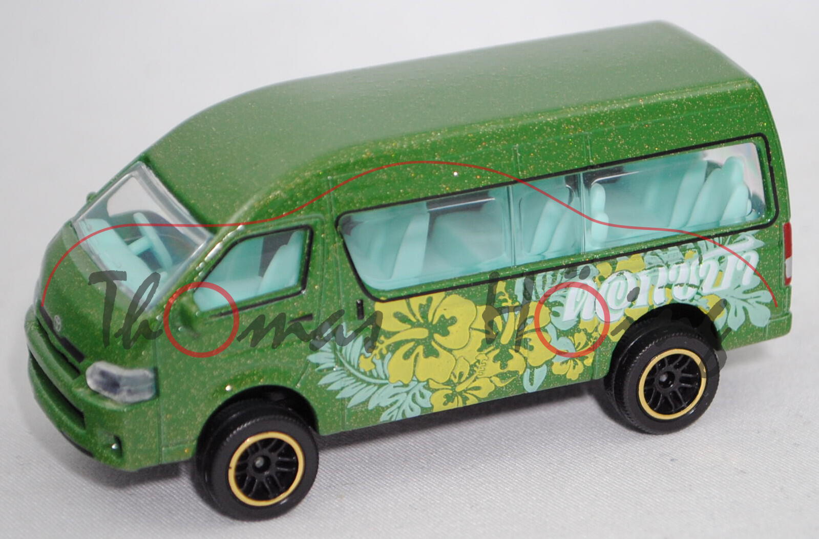 Toyota HiAce Commuter (Mod. 16-18) HIBISCUS / OFFROAD, grasgrünmet., majorette, 1:69, RARE, mb