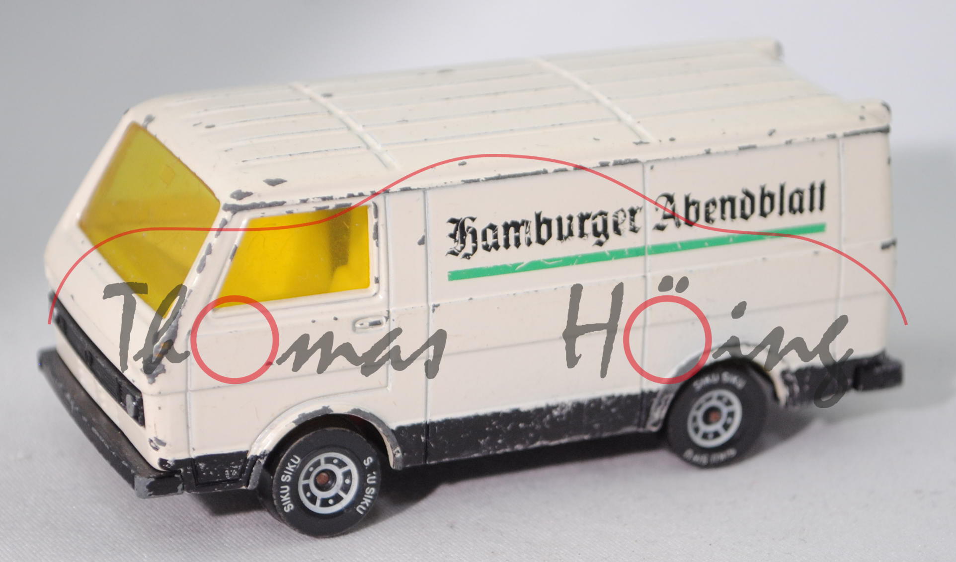 VW LT 28 Kastenwagen (1. Gen., Mod. 1975-1982), weiß, Hamburger Abendblatt, Farbabplatzer, Tür weg