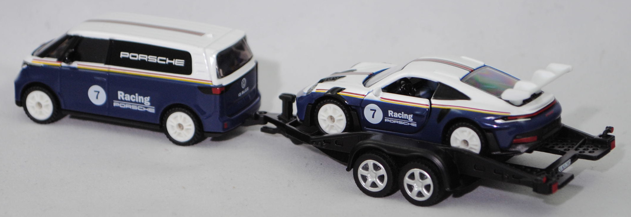 00000 VW ID. Buzz Cargo (Modell 2022-) mit BÖCKMANN Autotransporter und Porsche 911 GT3 RS (Modell 2022-2024), weiß/blau, Startnummer 7 / Racing / PORSCHE, SIKU SUPER 1:50, L17mpK