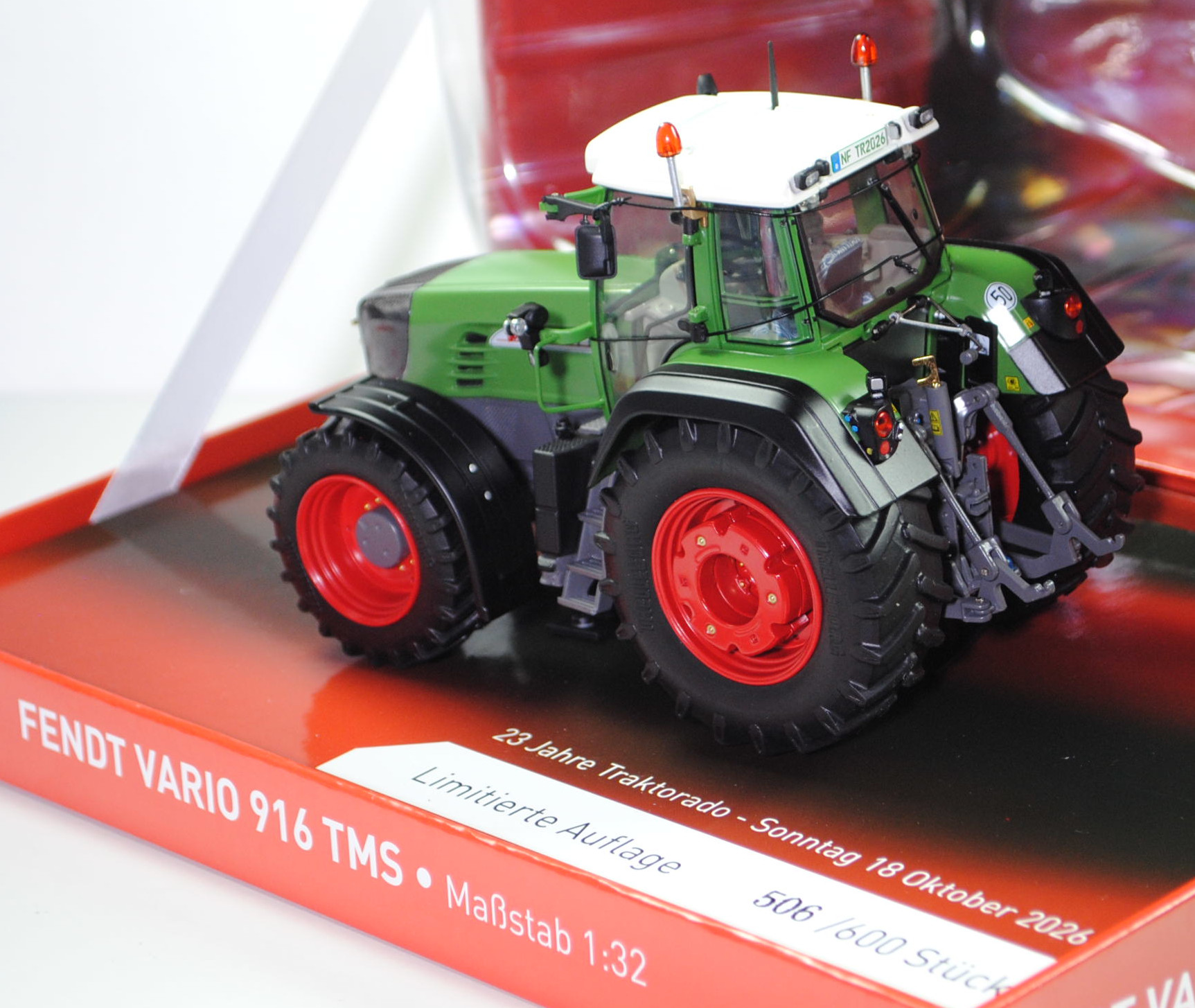 Fendt Vario 916 TMS (Ausführung 2002-2006), hell-grasgrün, D-Nummernschild NF TR2026, weise-toys by HOLLAND OTO, 1:32, Klappbox (Limited Edition 600 pcs. zur 21. TRAKTORADO® 2026)