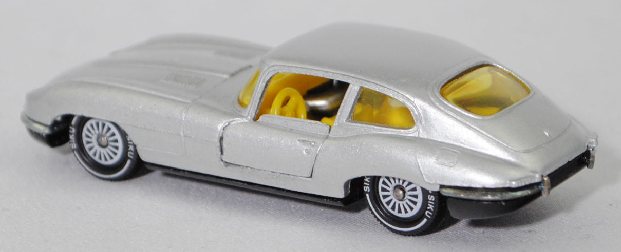 00006 Jaguar E-Type 2+2 SI Coupé 4.2 Liter (Serie 1, Typ 2+2-Sitzer Coupé, Modell 1966-1967), silber, innen gelb, W-Germ, Verglasung gelb, R11 gerillt, SIKU SUPER, 1:61, m