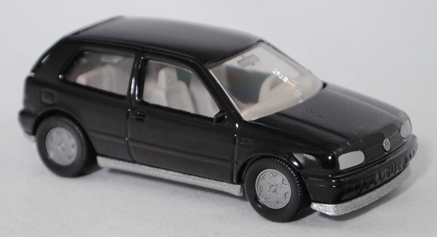 00004 VW Golf III 1.8 GL (Typ 1H, Vorfacelift, Modell 1991-1994), schwarz, innen grau, Lenkrad grau, Chassis silber, Hong, Bpr. 1010 / 0842, SIKU SUPER, 1:56, m- (Riss in Scheibe)
