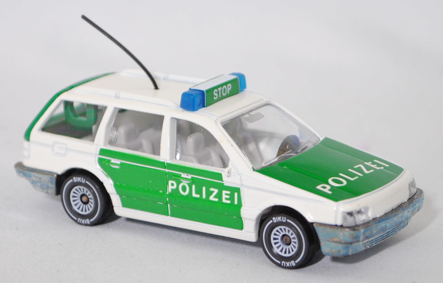 00013 VW Passat Variant (B3, Typ 35i) Polizei-Lautsprecherwagen, Modell 1988-1993, Germ, B4