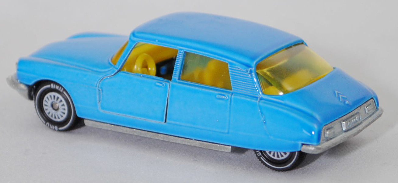 00005 Citroen DS 21 (2. Generation D-Modelle, Vorfacelift, Modell 1967-1968), hell-himmelblau, innen zinkgelb, Germ, R11 gerillt, SIKU SUPER, 1:61, m