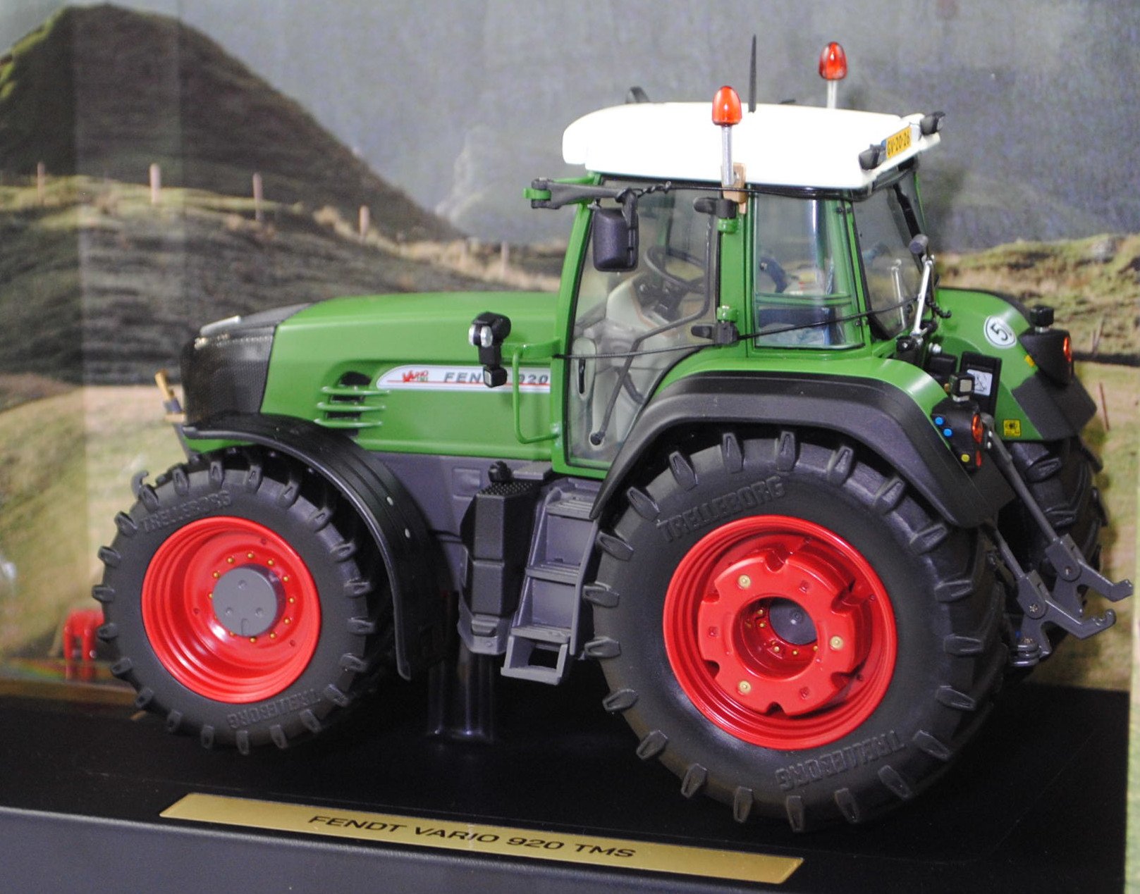 Fendt Vario 920 TMS (Ausführung 2002-2006), hell-grasgrün, NL-Nummernschild GV-20-26, weise-toys by HOLLAND OTO, 1:32, mb (Limited Edition 1000 pcs.)