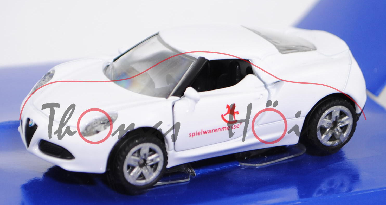 00401 Alfa Romeo 4C (Modell 2013-), reinweiß, innen schwarzgrau, Lenkrad schwarzgrau, spielwarenmess