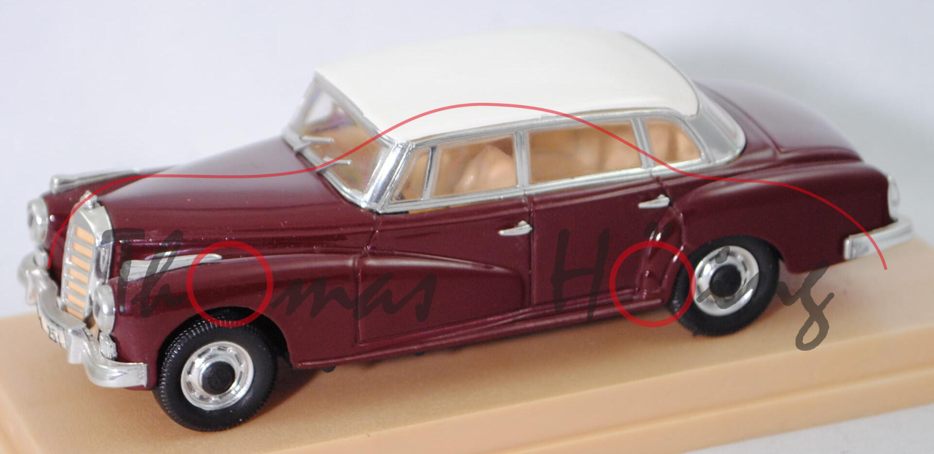 Mercedes-Benz 300 (W 189, Typ 300 d, Mod. 1957-1962), cremeweiß/dunkel-weinrot, RIO, 1:43, PC-Box