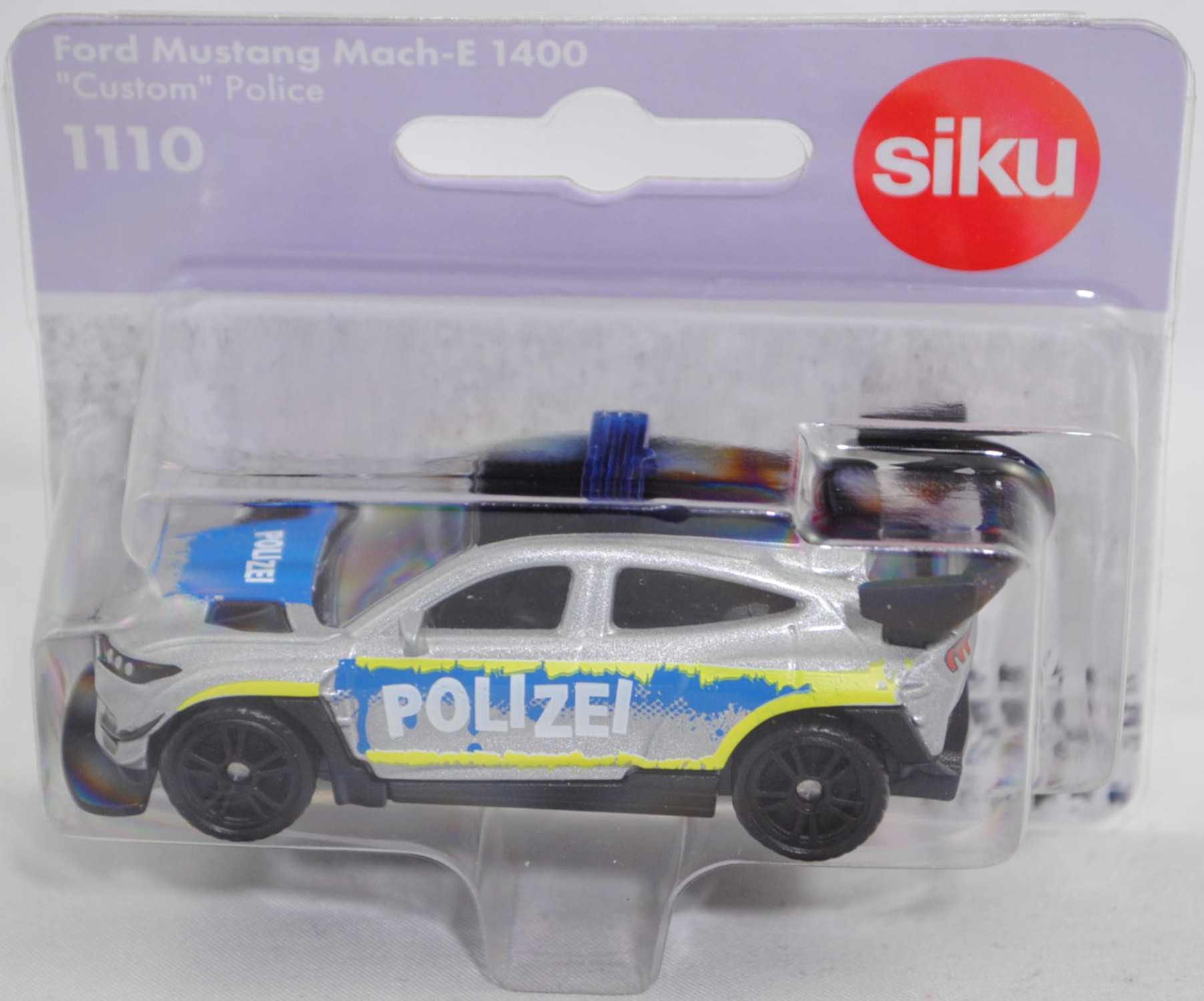 00000 Ford Mustang Mach-E 1400 (1. Generation, Typ LSK, Modell 2020) Custom Polizei, Karosserie silbermetallic, Dach mattschwarz, POLIZEI, SIKU SUPER, 1:59, P29f
