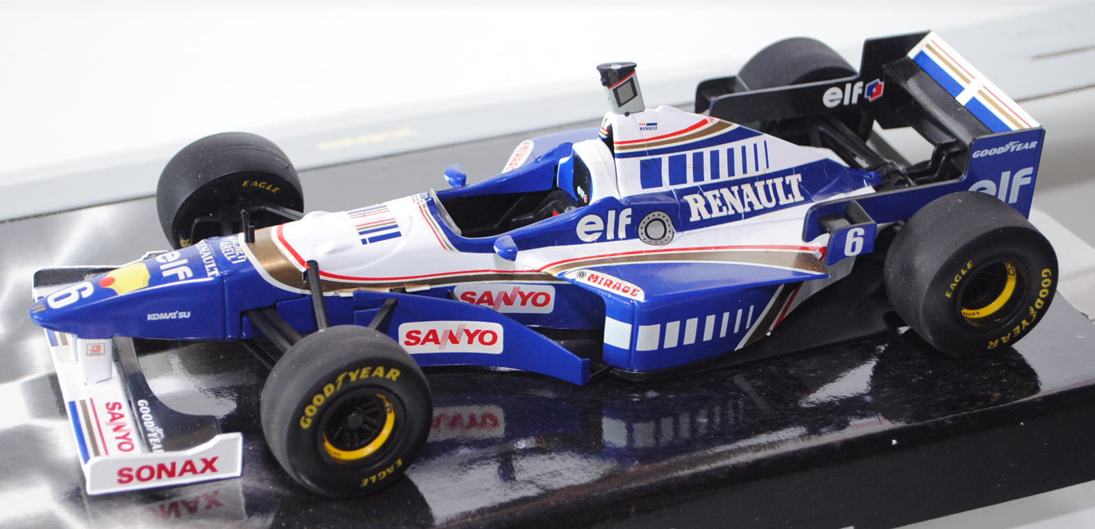 Williams FW18, reinweiß/ultramarinblau, Team Rothmans Williams Renault (1. Platz), Fahrer: Jacques V