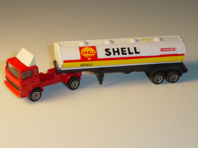 Renault LKW mit Tankauflieger, karminrot/reinweiß, SHELL, majorette, 1:100, minimale Farbabplatzer