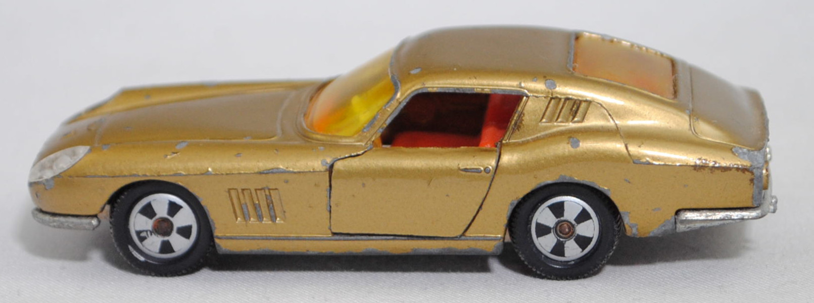 00000 Ferrari Berlinetta 275 GTB (Tipo 563, 2. Serie, Long Nose / Lange Nase, Modell 1965-1966), goldmetallic, transparente Frontscheinwerfer, Bpr. V 269, Germ, R9, SIKU SUPER, 1:56, vsc