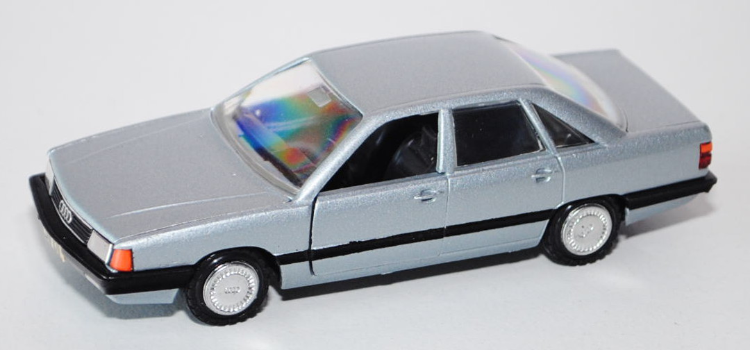 Audi 100 (C3, Typ 44), Modell 1982-1988, silberblaumetallic, Lichter bemalt, Conrad, 1:43, mb